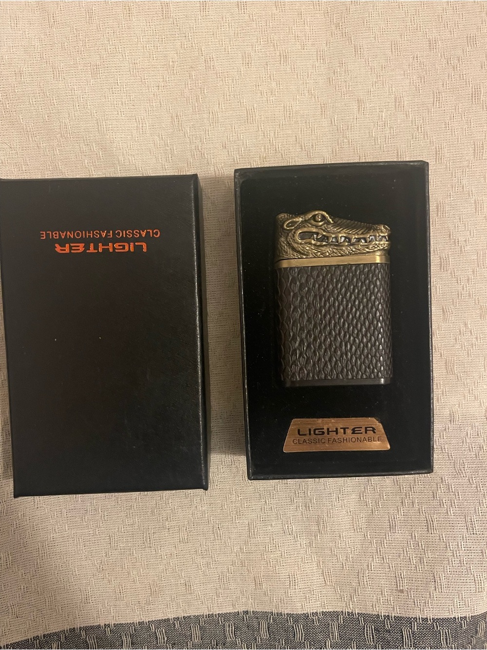 Crocodile-Head Menโs Arc Lighter - Brown & Gold